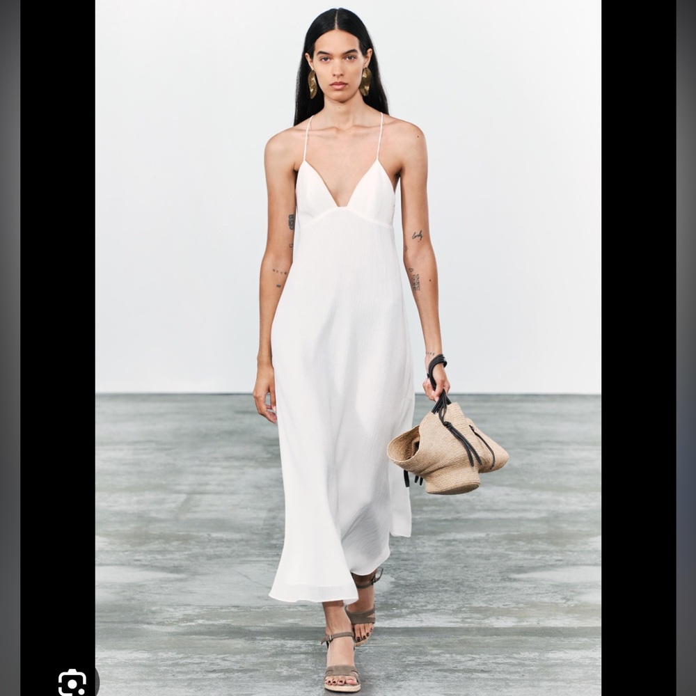 ZARA WOMAN NWT SS24 ZW COLLECTION LONG STRAPPY DRESS Oyster-white - XS
8125/320
